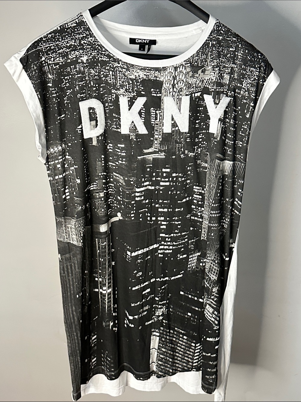 DKNY Black & White Skyline Graphic Tee